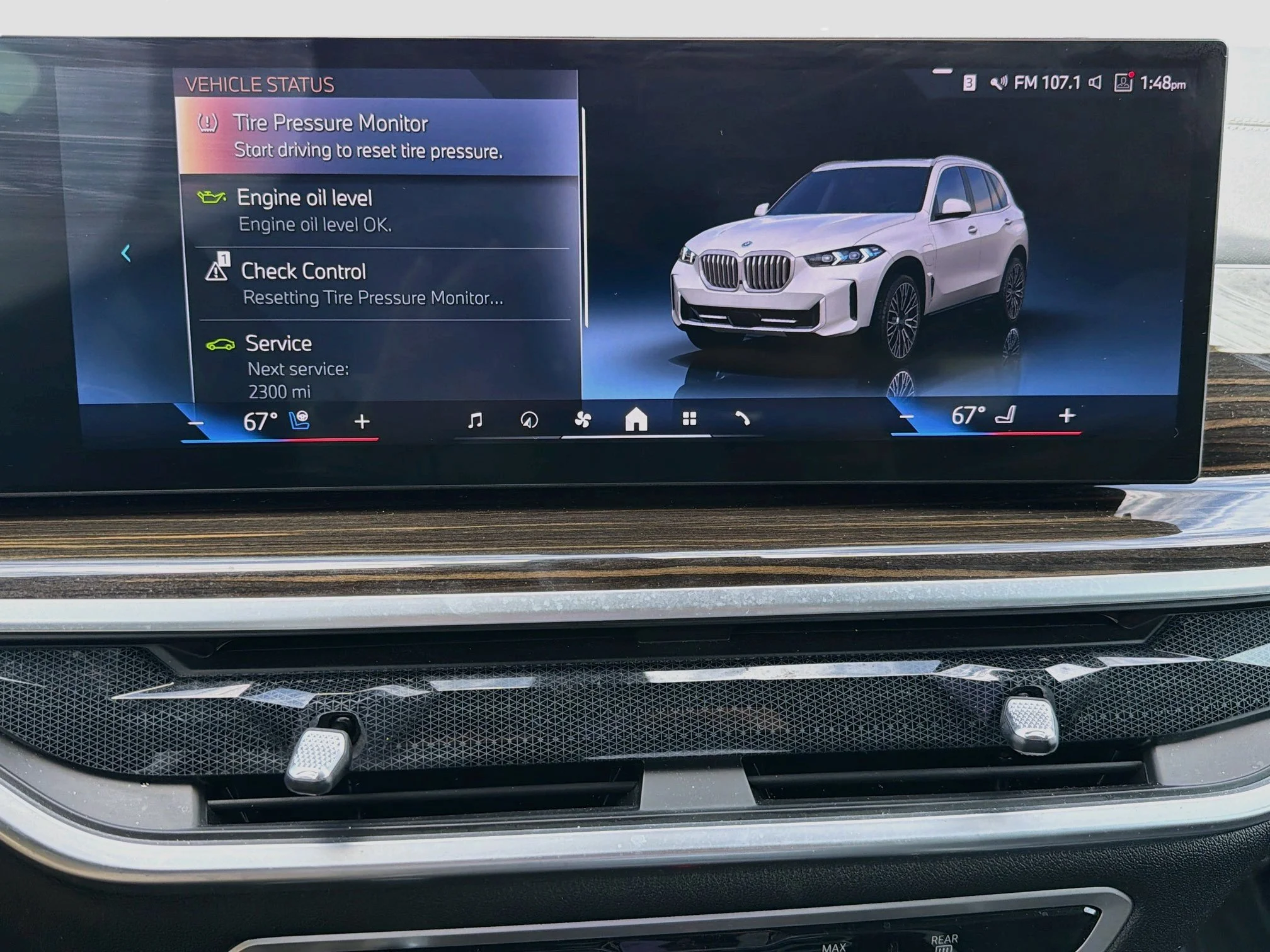 Used 2024 Alpine White BMW xDrive50e image 30