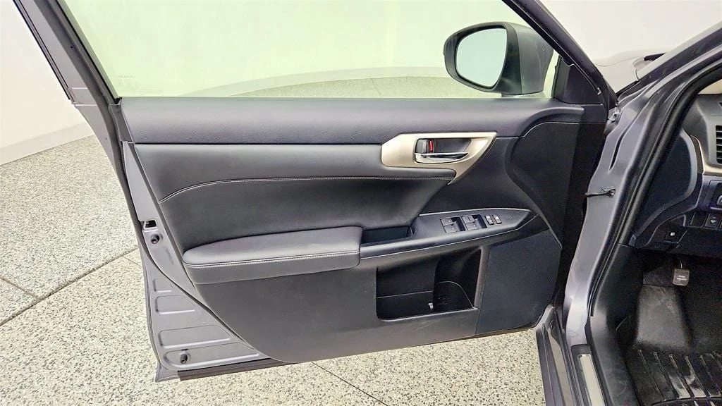 Used 2016 Nebula Gray Pearl Lexus 5dr Sedan Hybrid w/ Moonroof, Backup Camera & Seat Comfort Pkg image 11