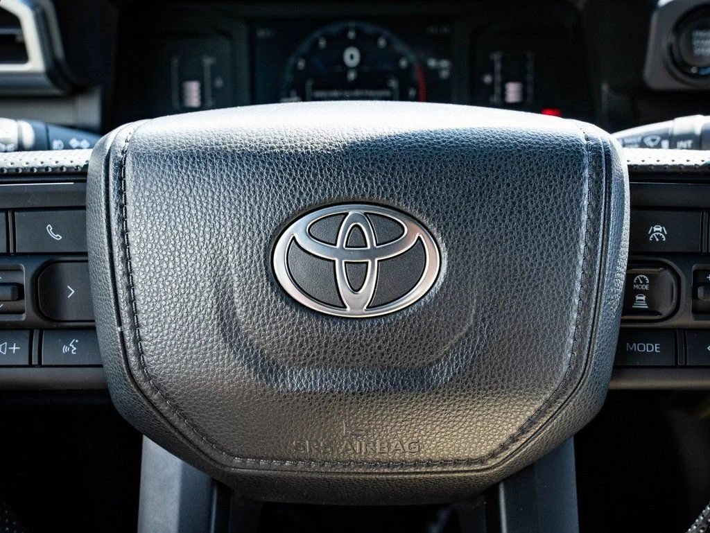 Used 2025 Underground Toyota SR5 image 27