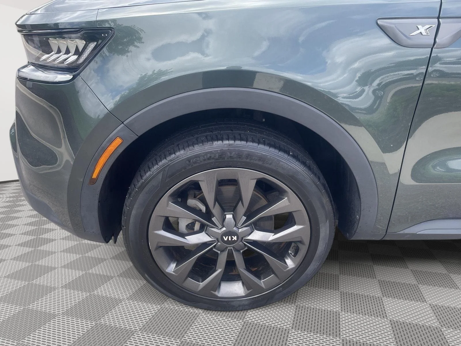 Used 2021 Aruba Green Kia EX image 10