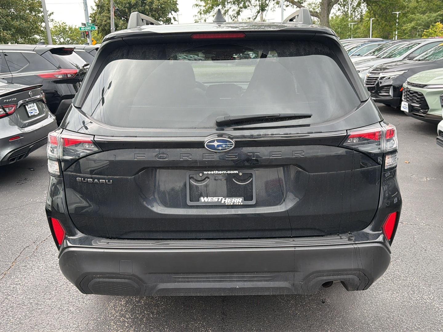 Used 2025 Crystal Black Silica Subaru Premium image 5