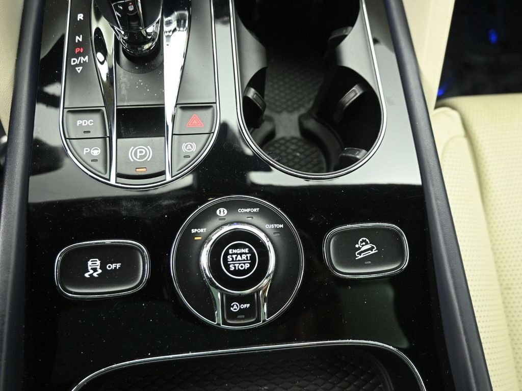 2021 BENTLEY BENTAYGA - Image 14