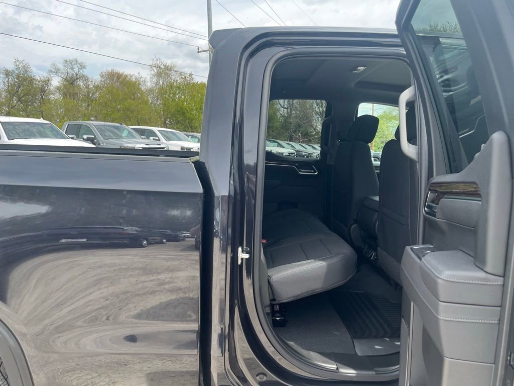Used 2026 Titanium Rush Metallic GMC Elevation image 31