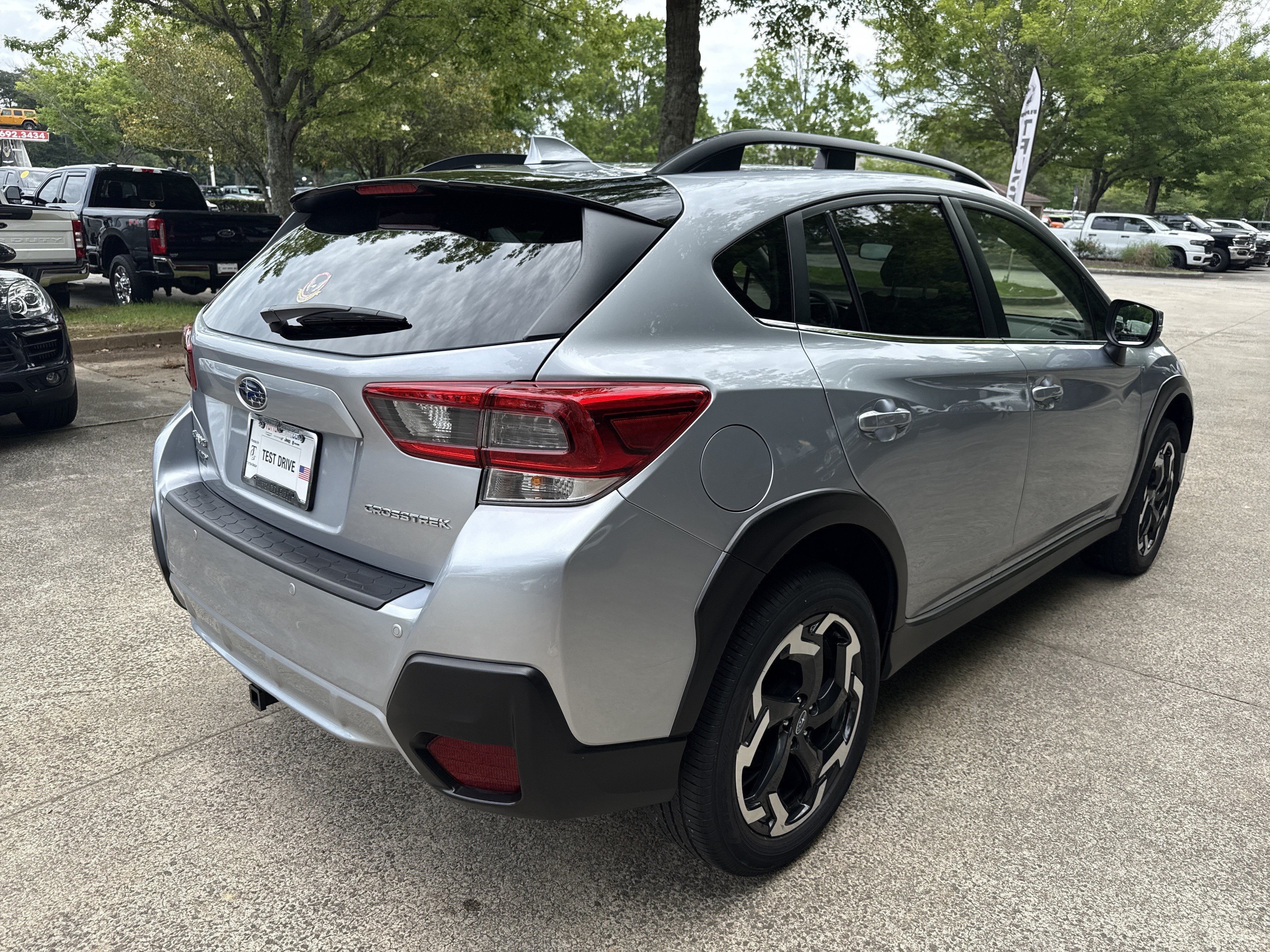 Used 2023 Ice Silver Metallic Subaru Limited image 5