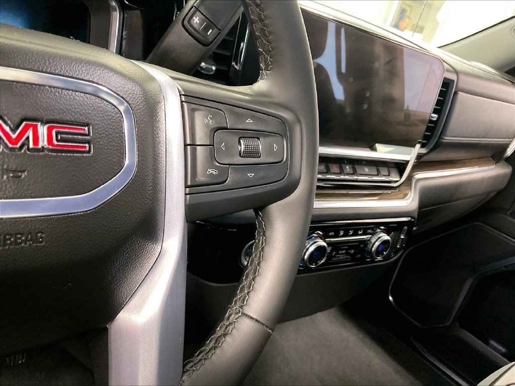 Used 2024 White GMC Elevation image 23