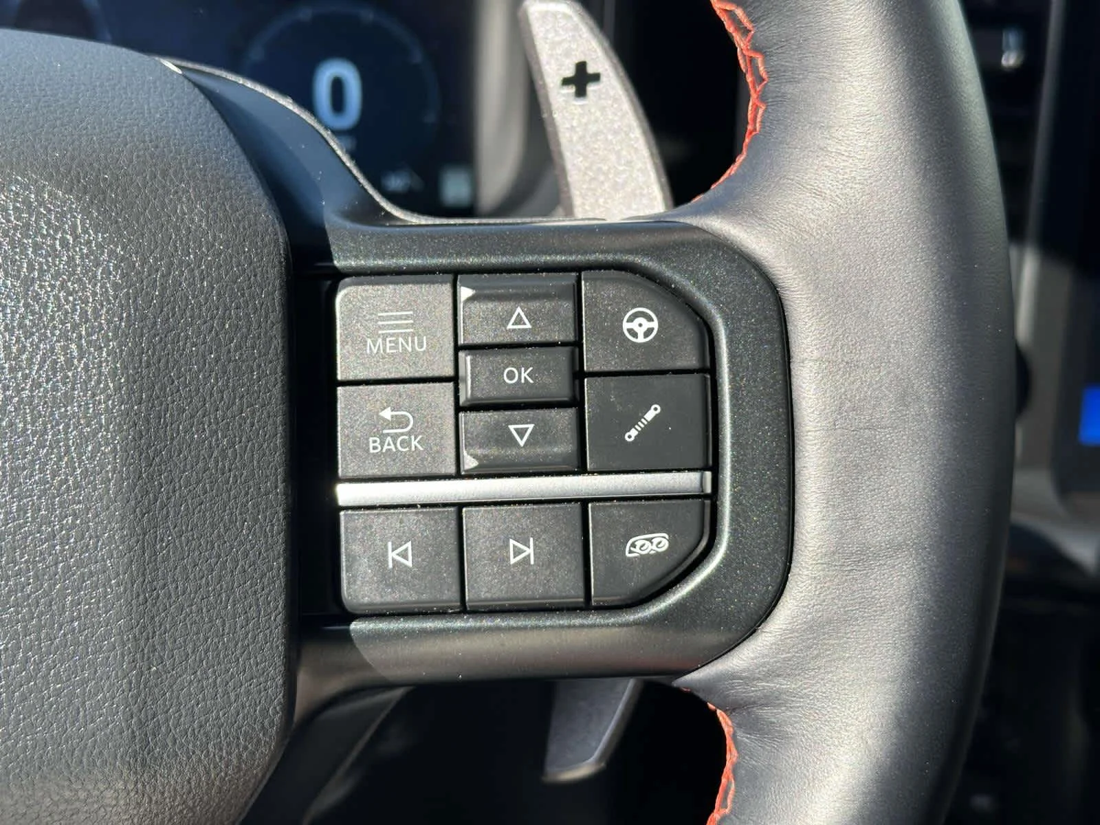 Used 2025 Oxford White Clearcoat Ford Raptor image 31