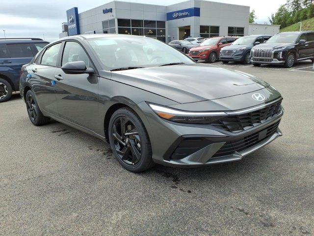 2026 Hyundai Elantra 2.0 SEL Sport Premium's photo