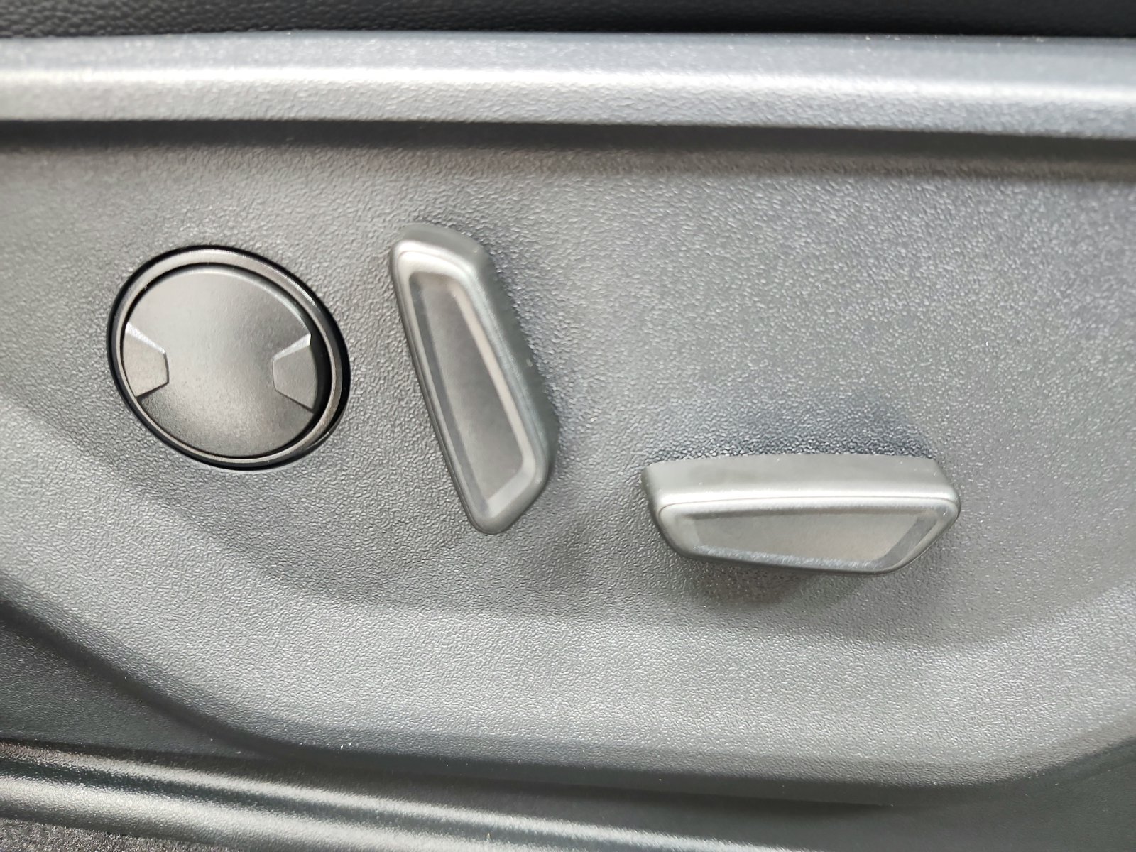 New 2027 Marsh Gray Metallic Ford F-250® Lariat® image 41