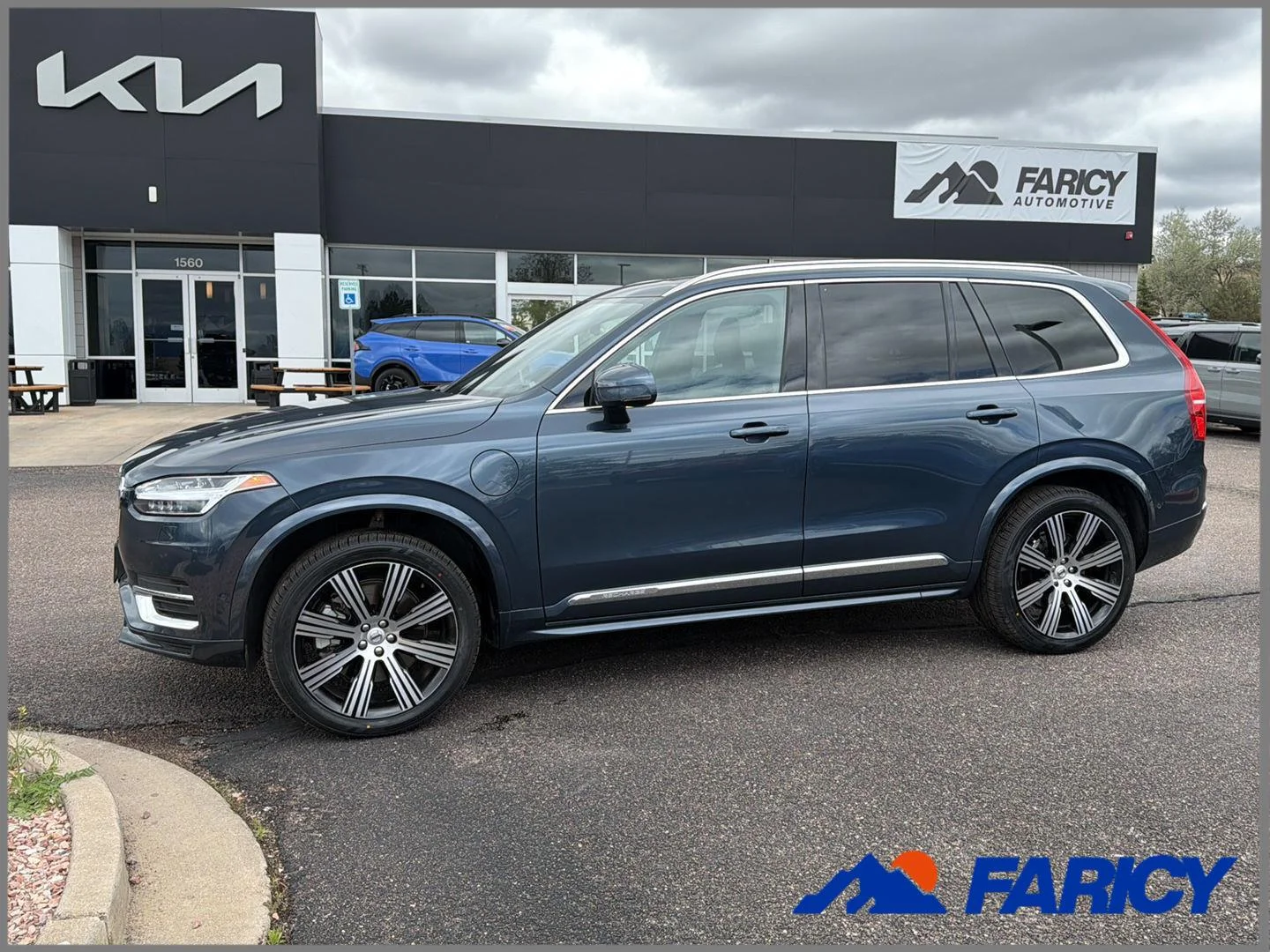 2024 Volvo XC90 T8 Recharge Ultimate Bright Theme 4WD's photo