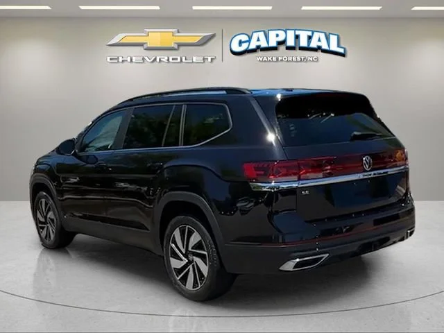 Used 2024 Black Volkswagen 2.0T SE w/Technology image 3