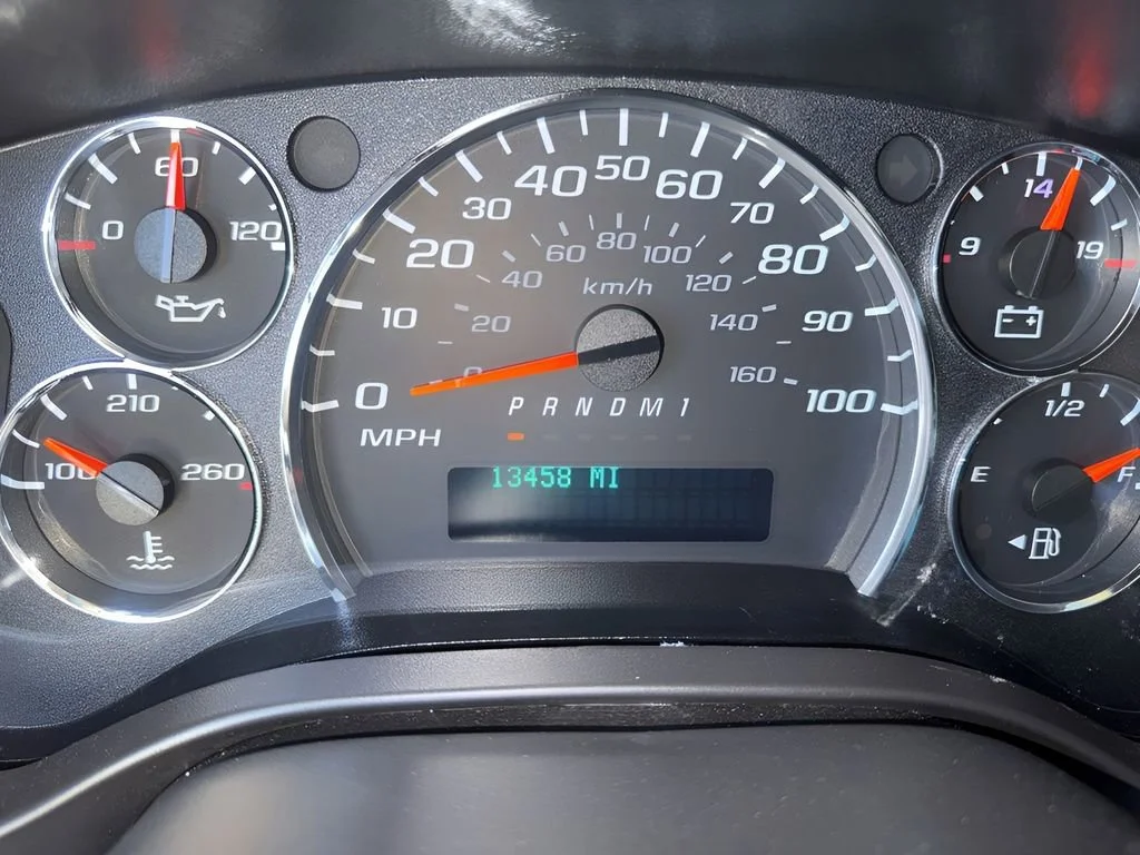 Used 2024 Summit White Chevrolet WT image 18