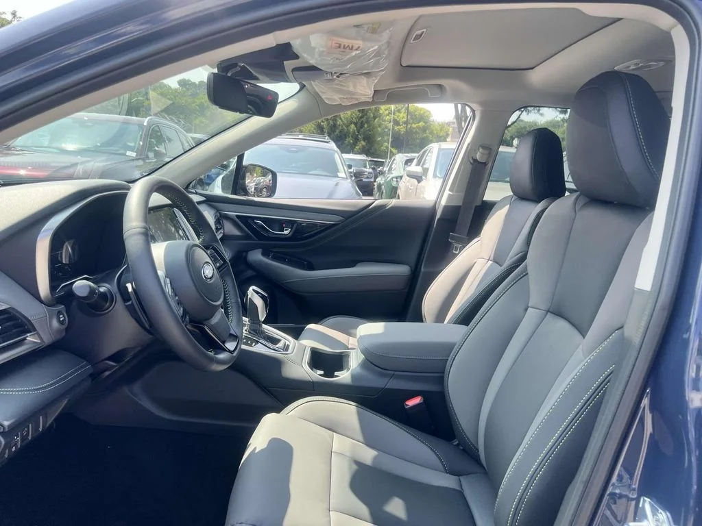 Used 2025 Cosmic Blue Pearl Subaru Onyx Edition image 15