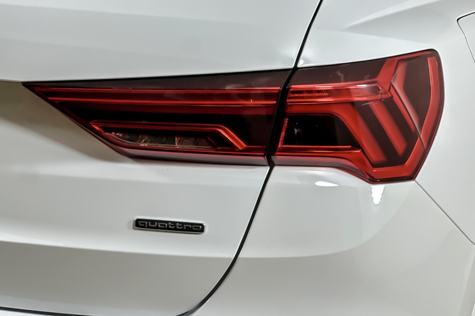 Used 2023 Ibis White Audi S line Premium 45 TFSI quattro image 25