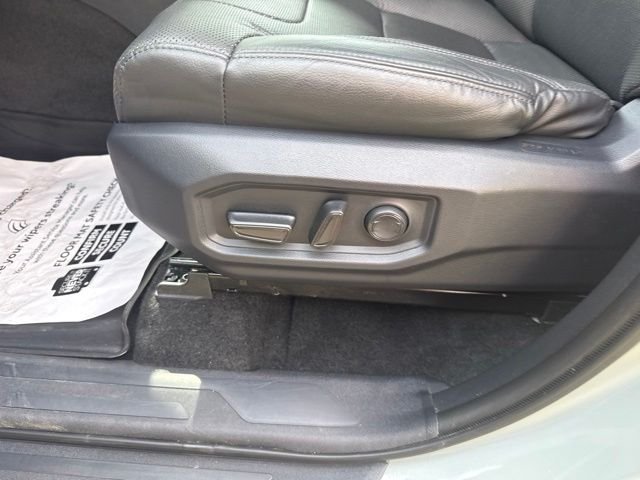 Used 2024  Toyota SR5 image 29
