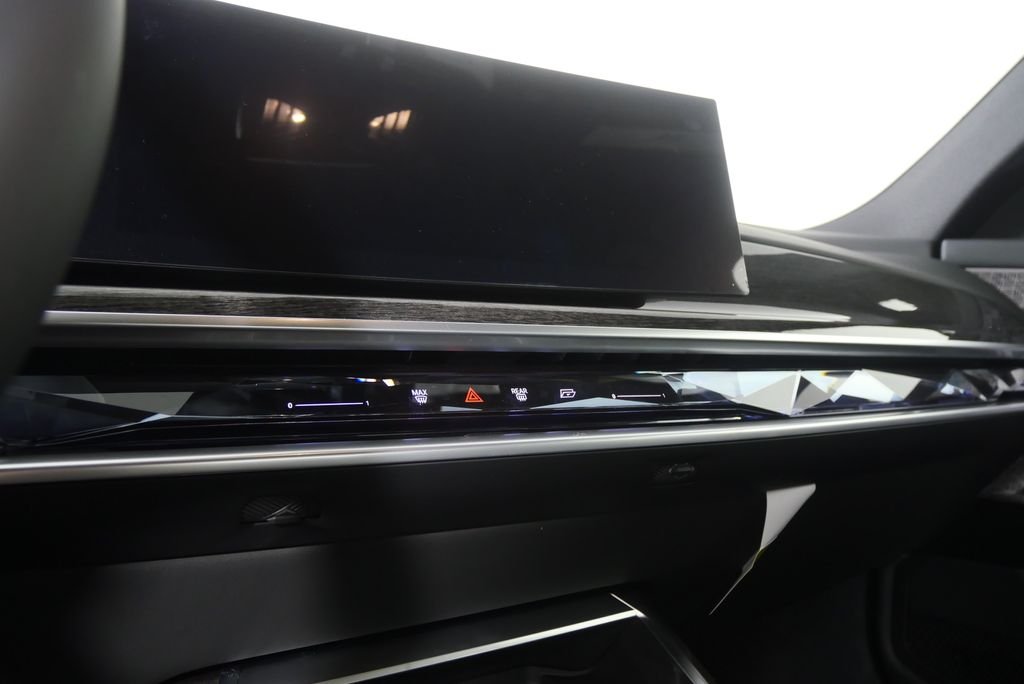New 2026 Black Sapphire Metallic BMW 760i xDrive image 22