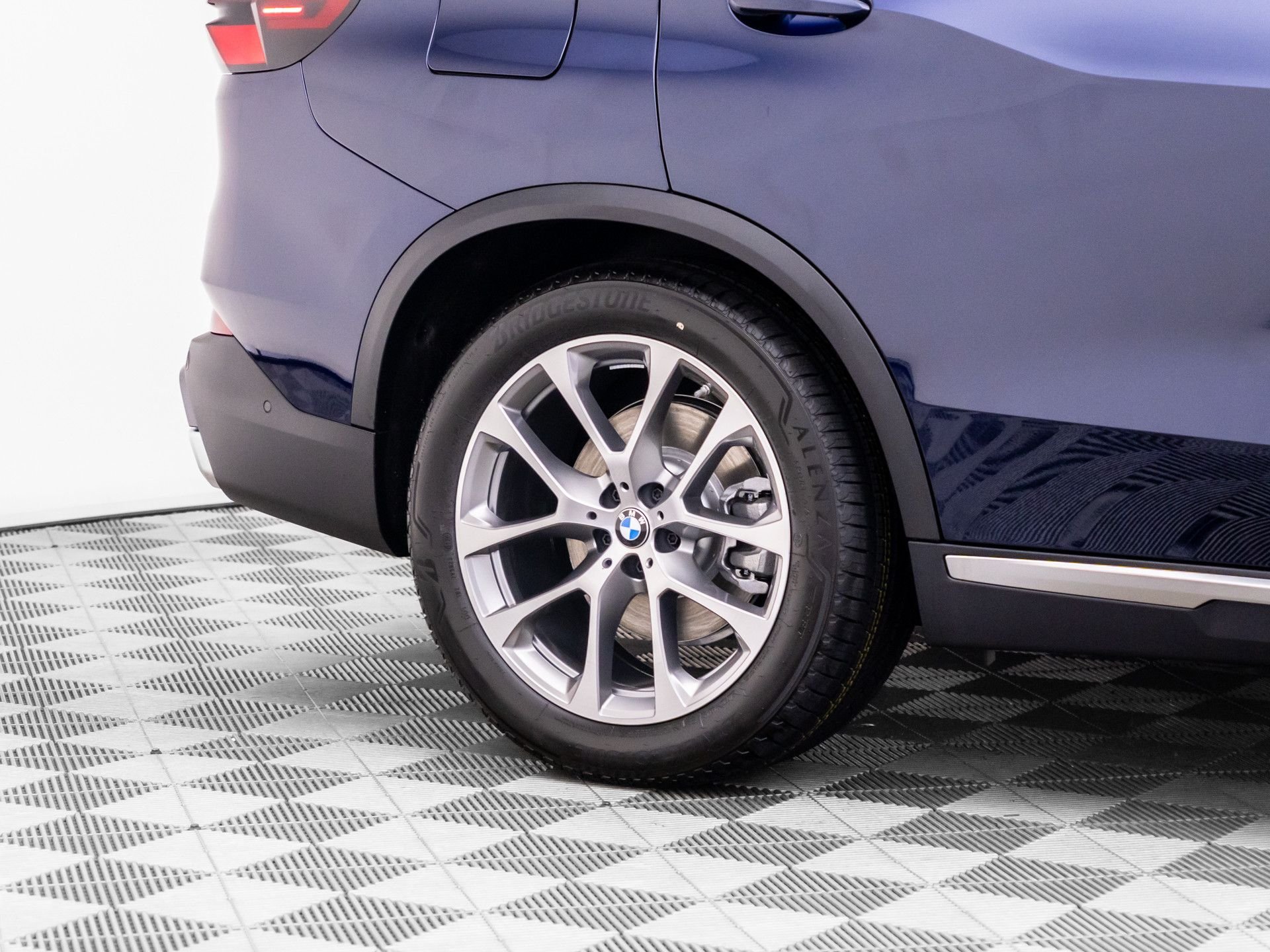New 2026 Tanzanite Blue II Metallic BMW xDrive40i image 36