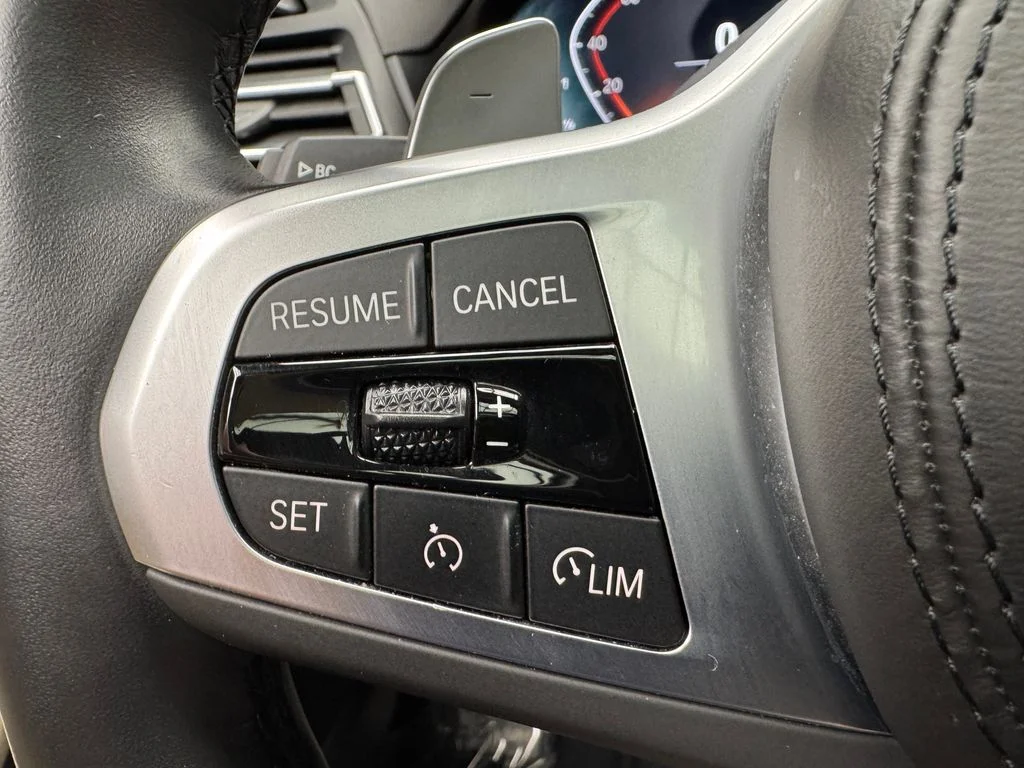 Used 2023 Black BMW xDrive30i image 15