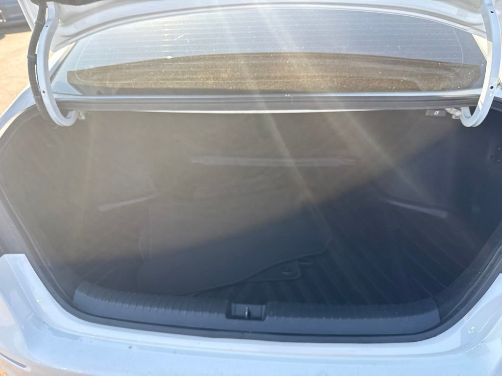 Used 2024  Honda LX image 7