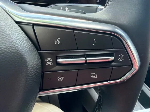 Used 2025 Summit White Chevrolet LT image 32