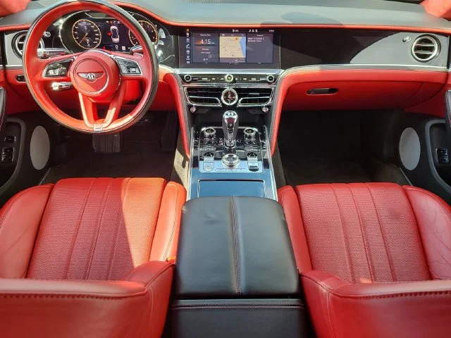 Used 2021 Black Bentley V8 image 18