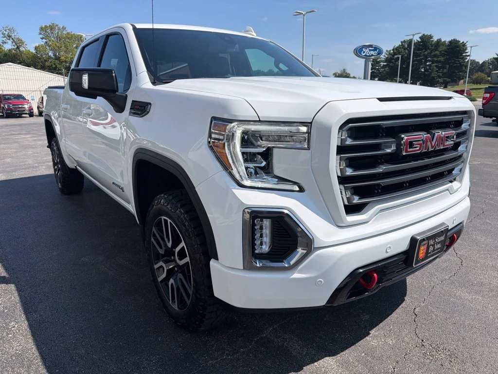 Used 2022 Summit White GMC AT4 image 7