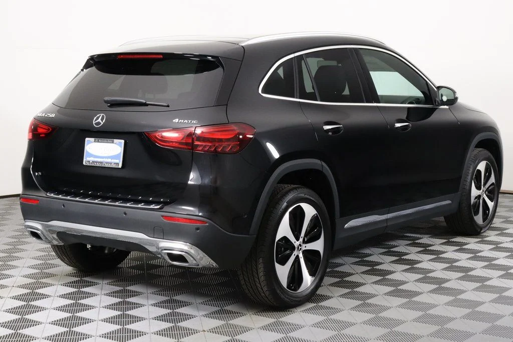 Used 2025 Black Mercedes-Benz GLA 250 image 10