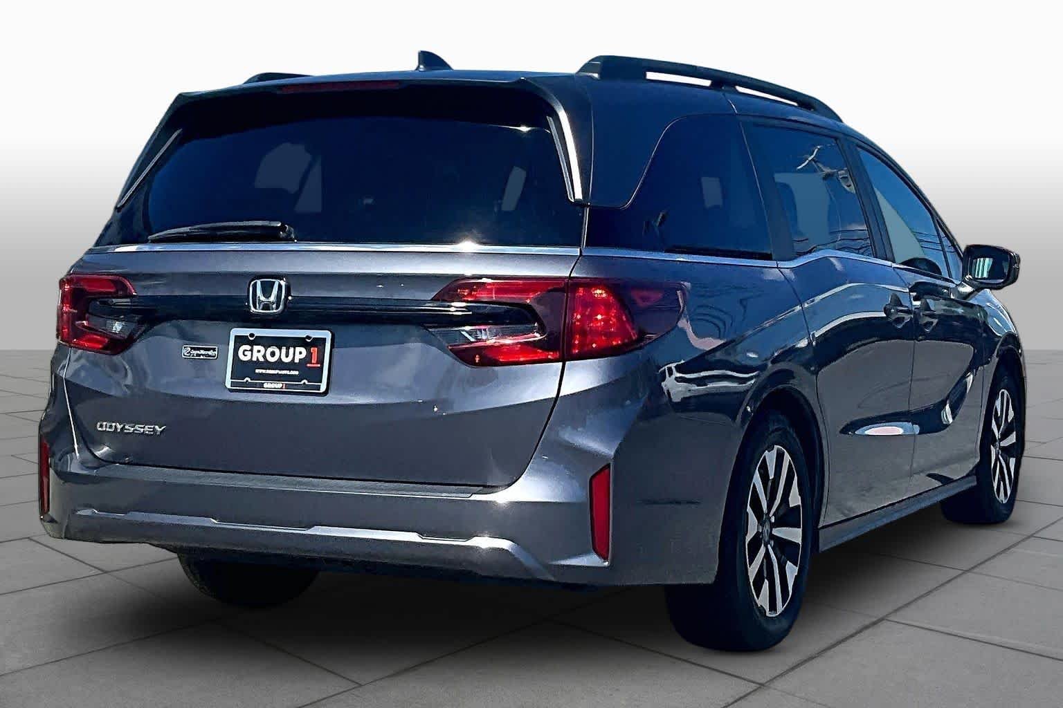 Used 2025 Modern Steel Metallic Honda EX-L image 12