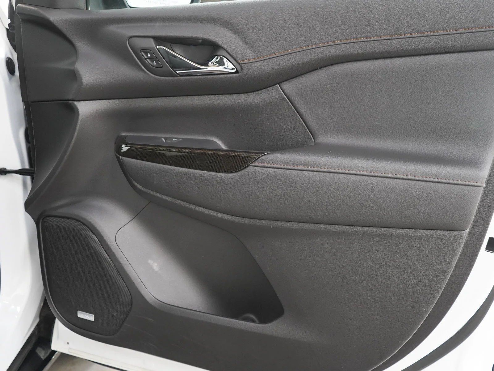 Used 2022 Summit White GMC AT4 image 9