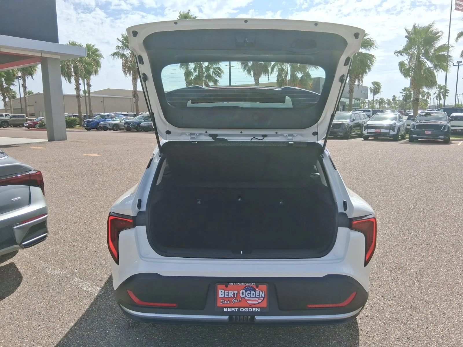 New 2026 White Kia EX image 6