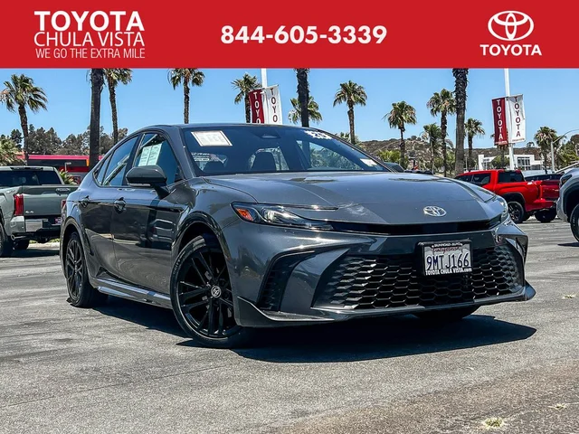2025 Toyota Camry SE