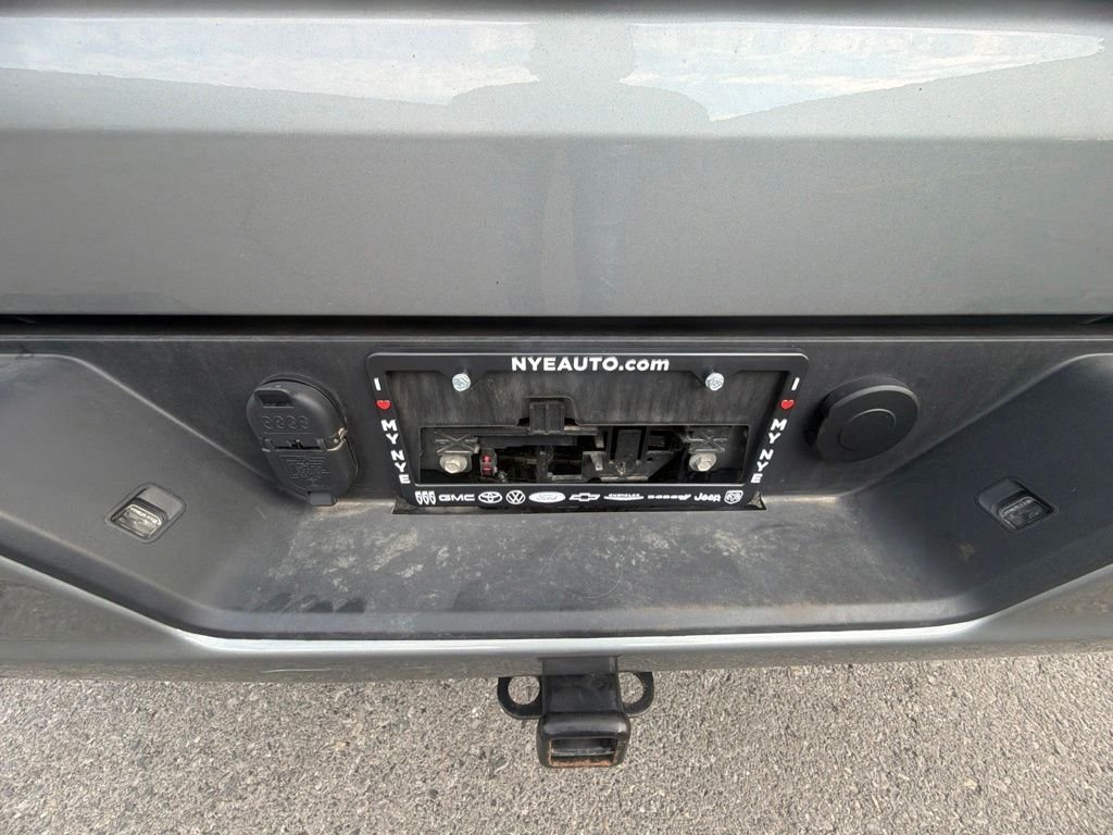 Used 2024 Silver GMC Elevation image 14