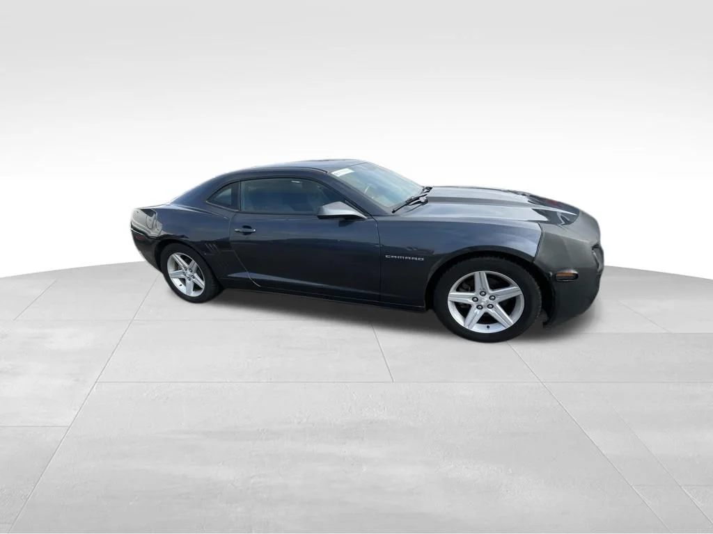 Used 2011 Gray Chevrolet 1LT image 25