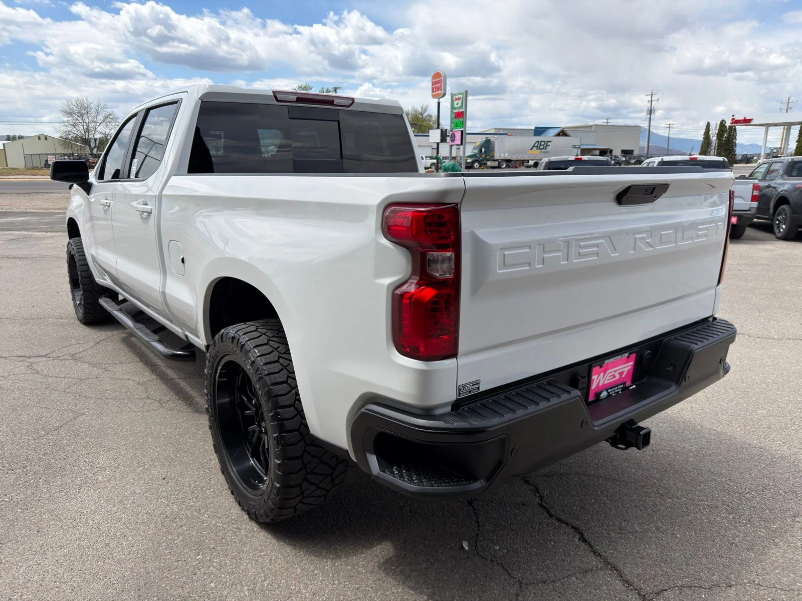Used 2022 White Chevrolet LT image 10