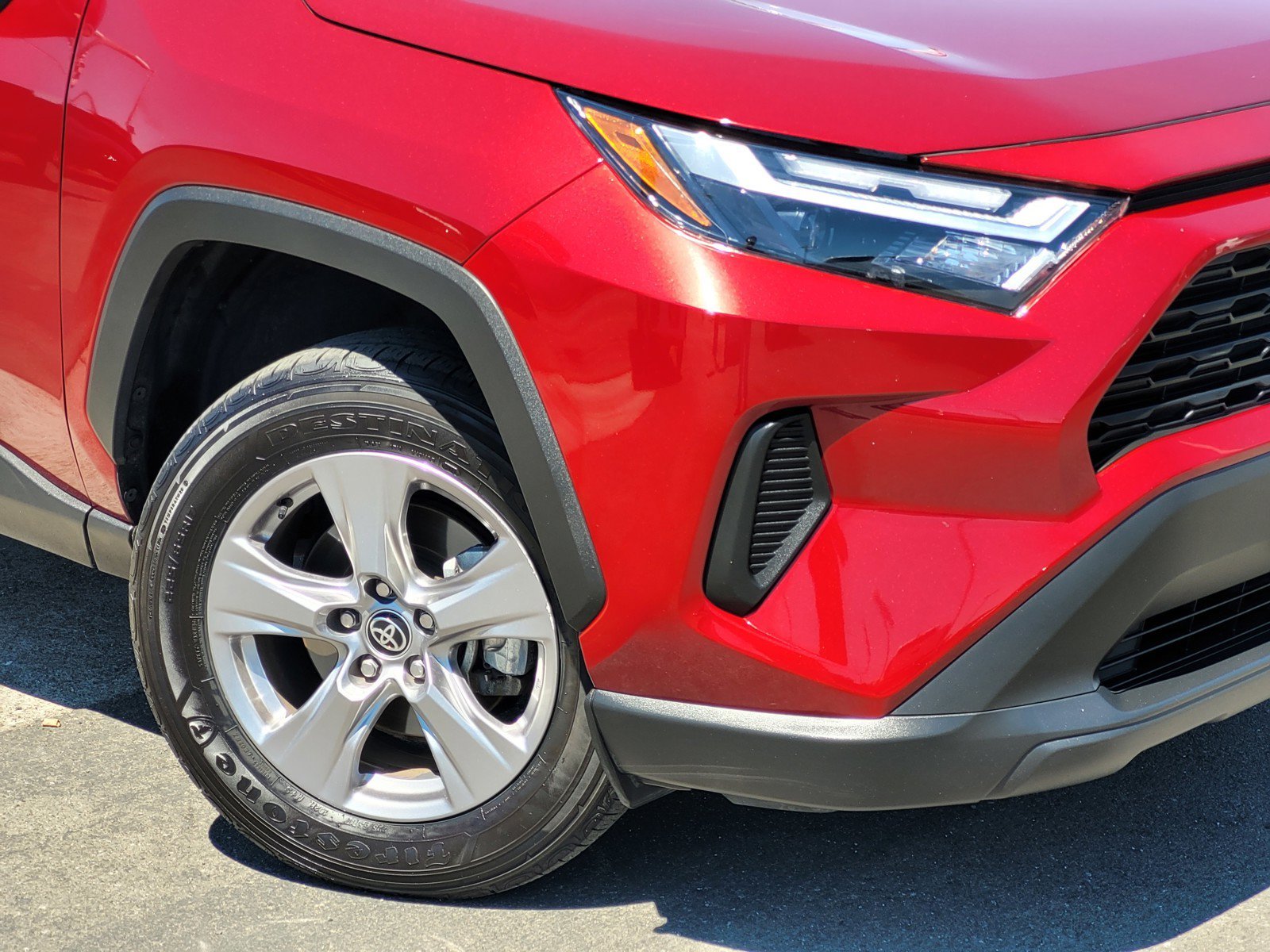 Used 2025 Red Toyota XLE image 9