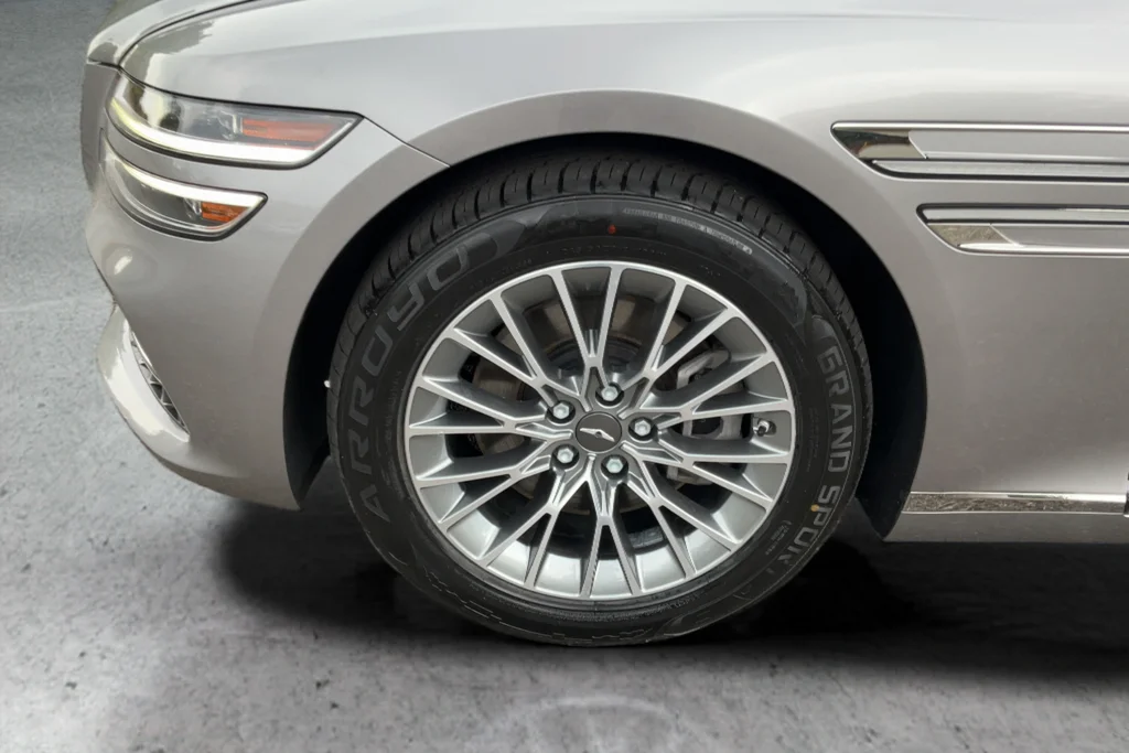 Used 2023 Silver Genesis 2.5T image 24