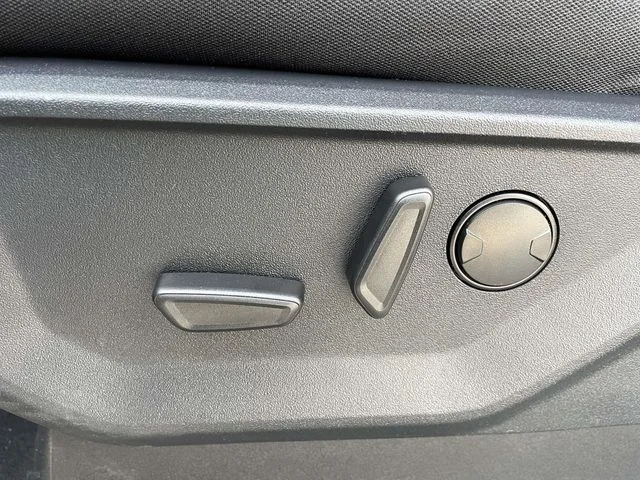 New 2026 Agate Black Metallic Ford XLT image 18
