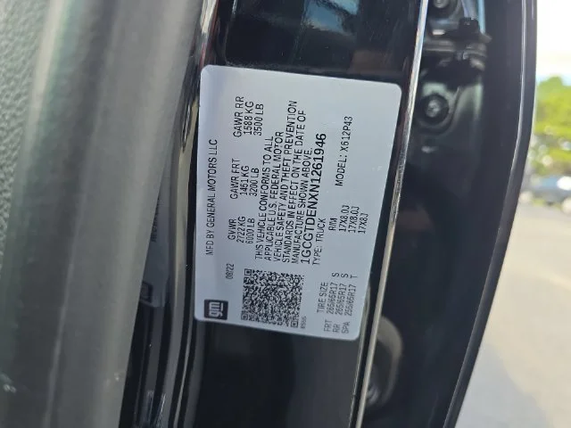 Used 2022 Black Chevrolet Z71 image 35