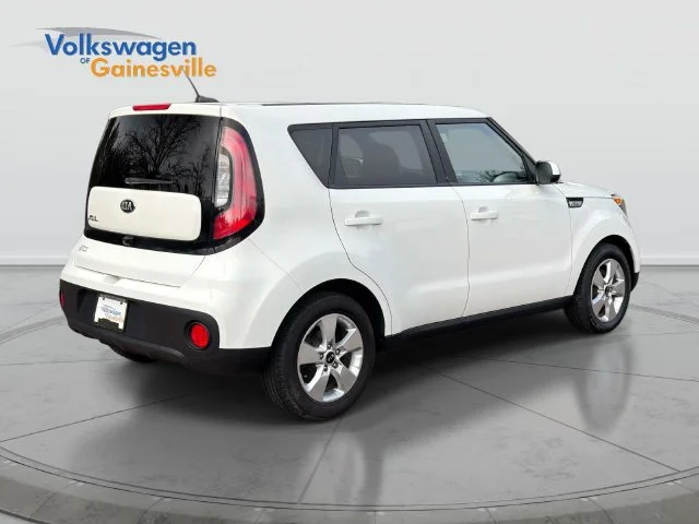 Used 2019 Clear White Kia Base image 4