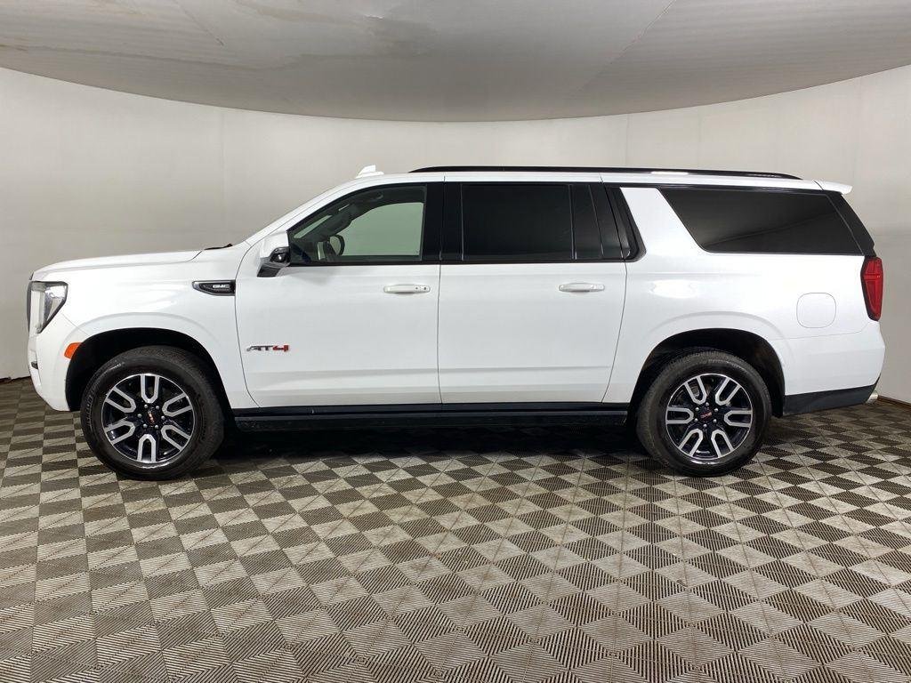 Used 2023 Summit White GMC 4WD AT4 image 28