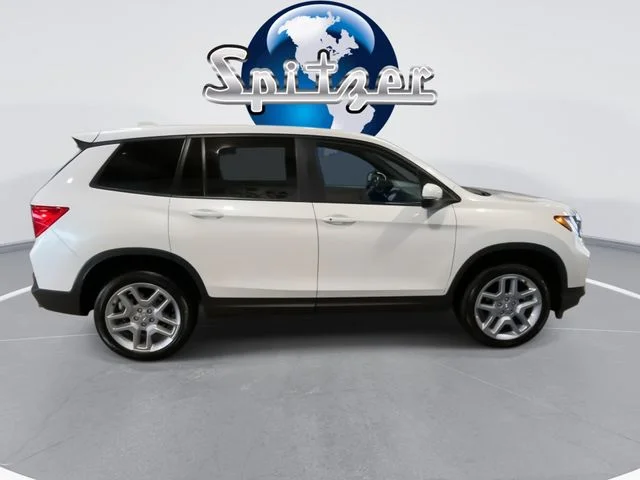 Used 2024 White Honda EX-L image 10