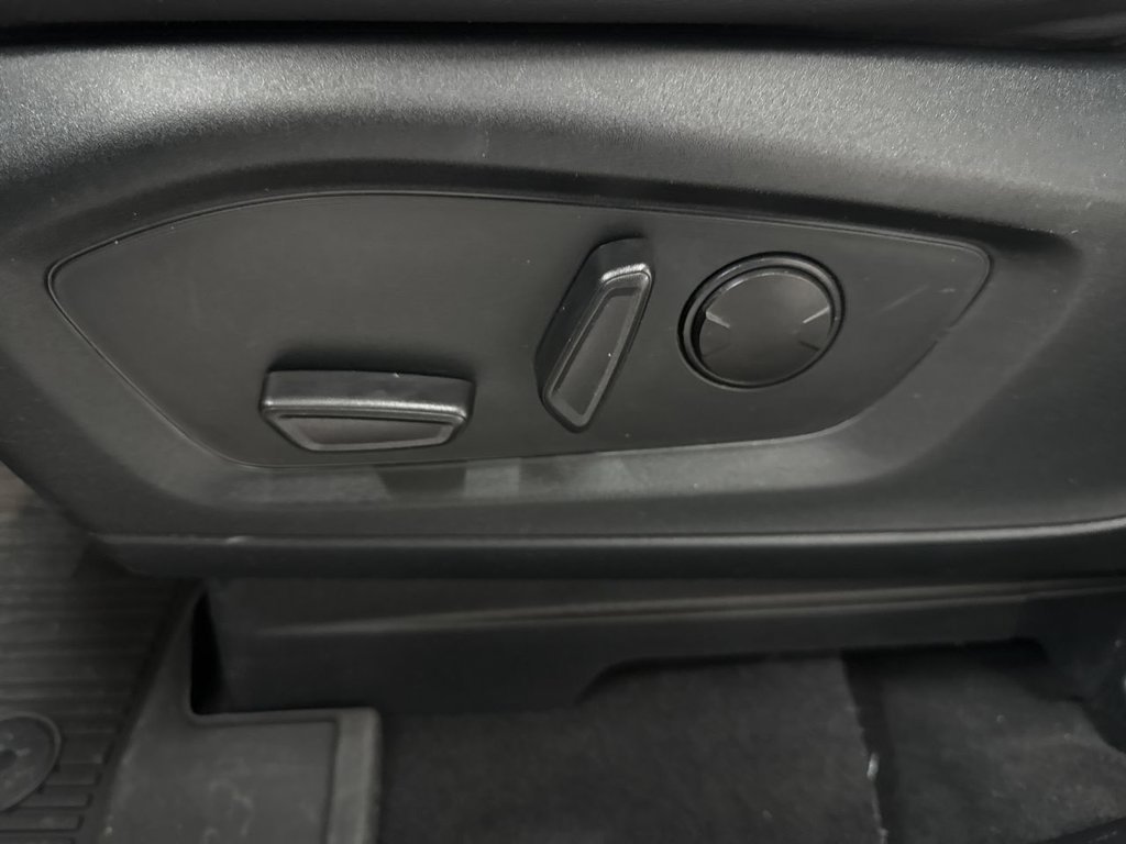 Used 2022 Gray Metallic Ford XLT image 32