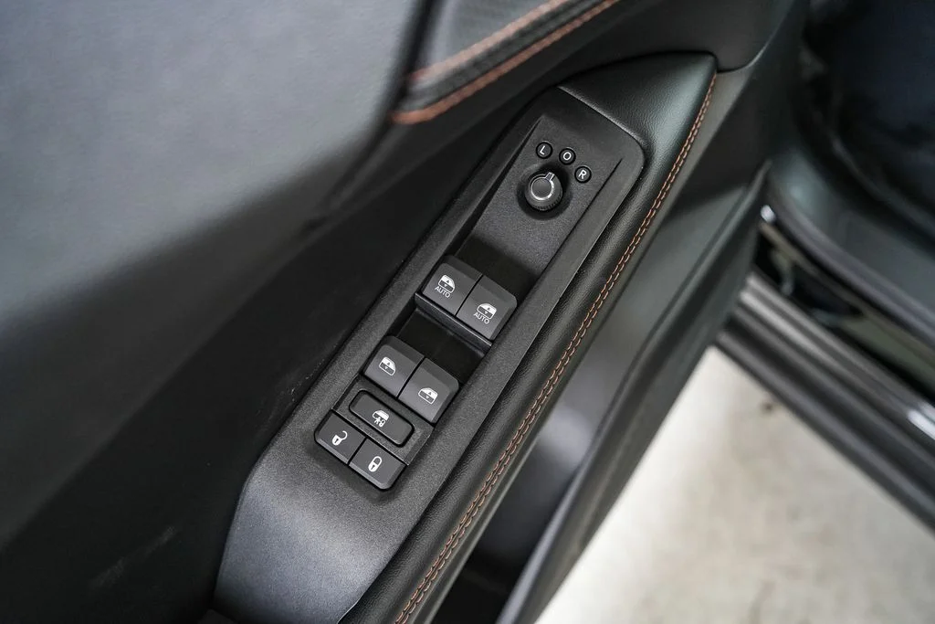 New 2026 Diamond Black Crystal Pearlcoat Jeep Limited image 20