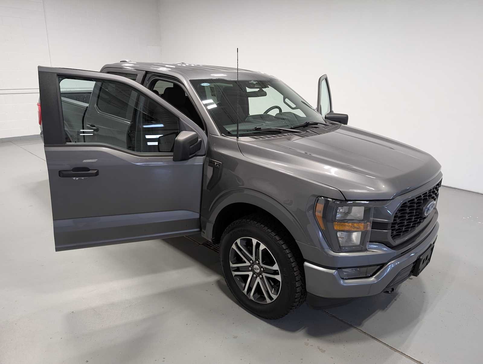 Used 2023 Carbonized Gray Ford XL image 16