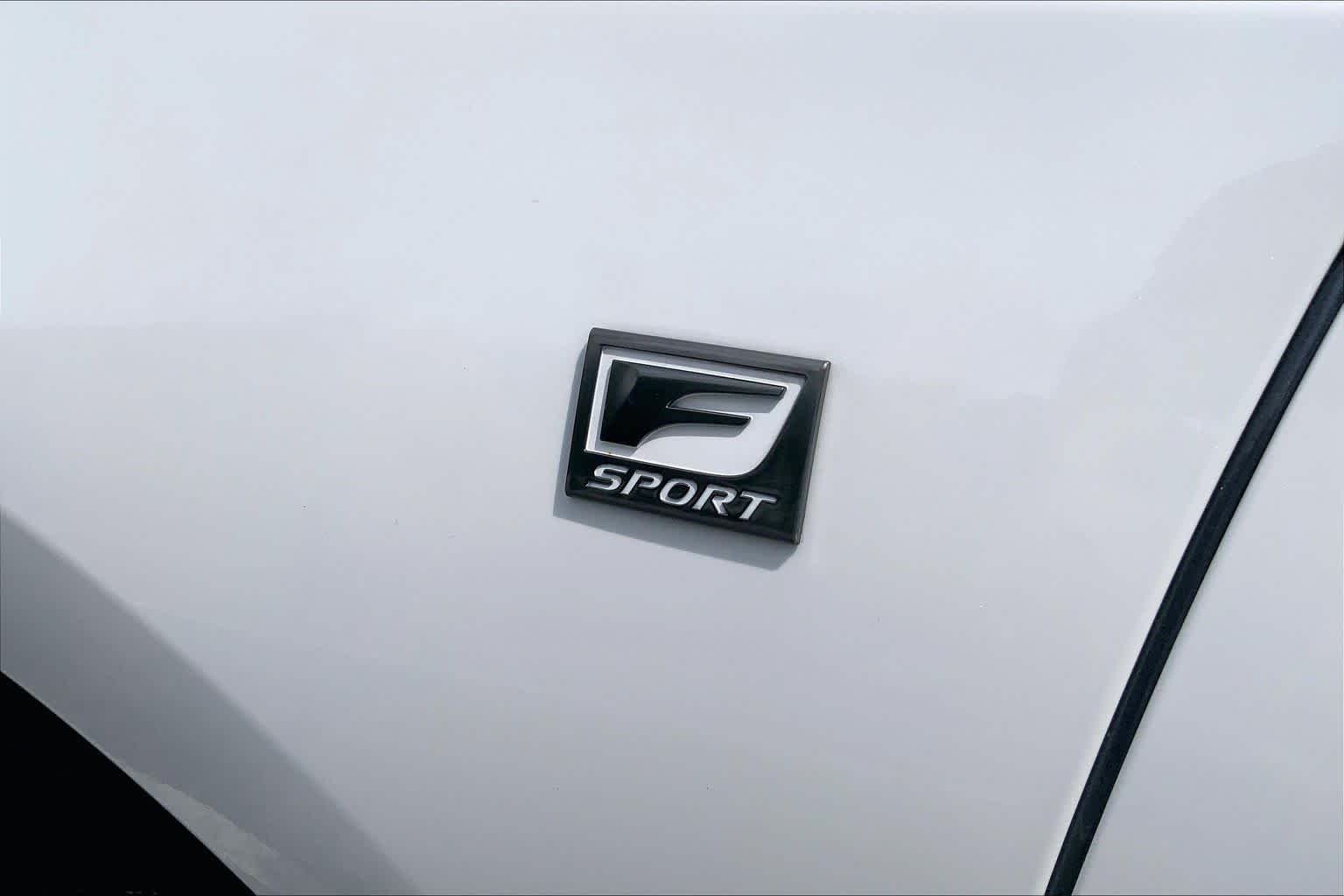Used 2023 Ultra White Lexus F SPORT Handling image 10