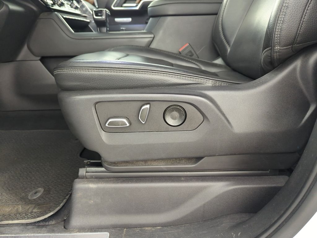 Used 2023 White GMC Denali image 12