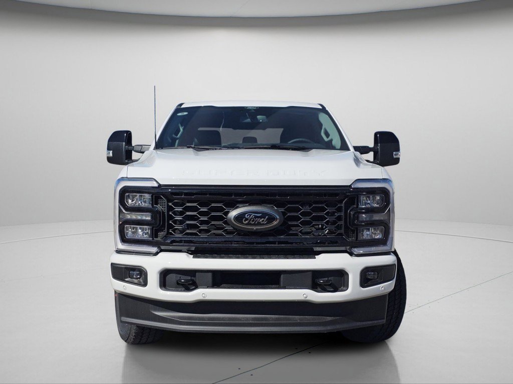 New 2026 Oxford White Ford LARIAT image 3