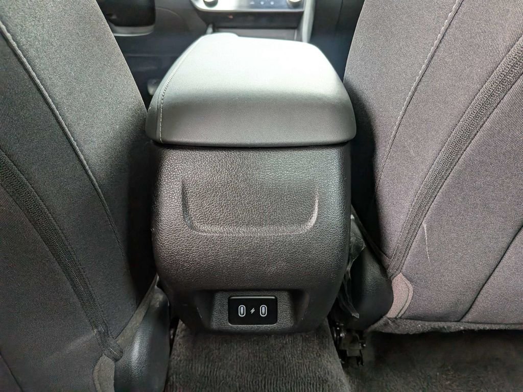 Used 2025 Silver Hyundai SEL image 19