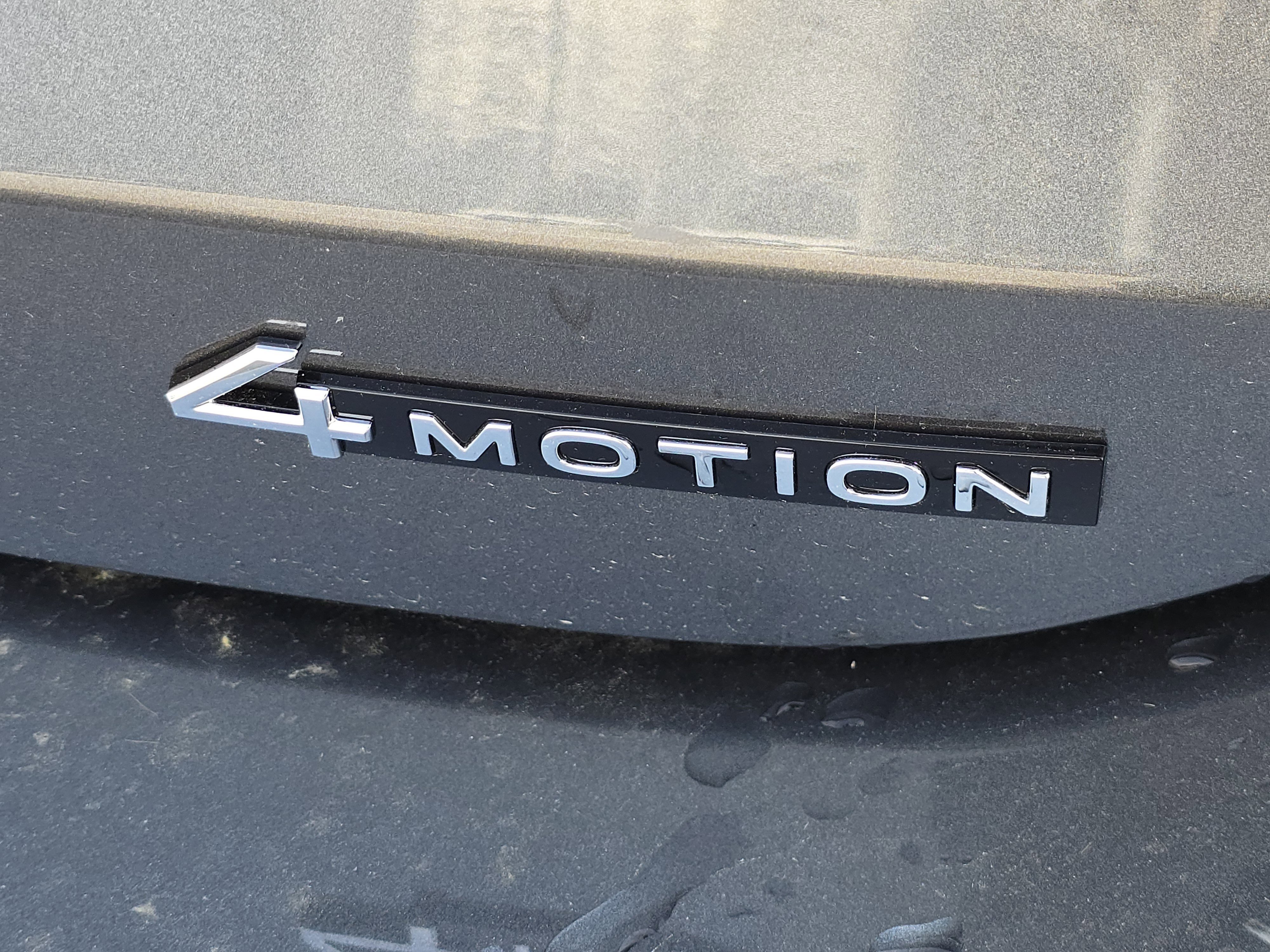 New 2026 Platinum Gray Metallic Volkswagen SE image 14