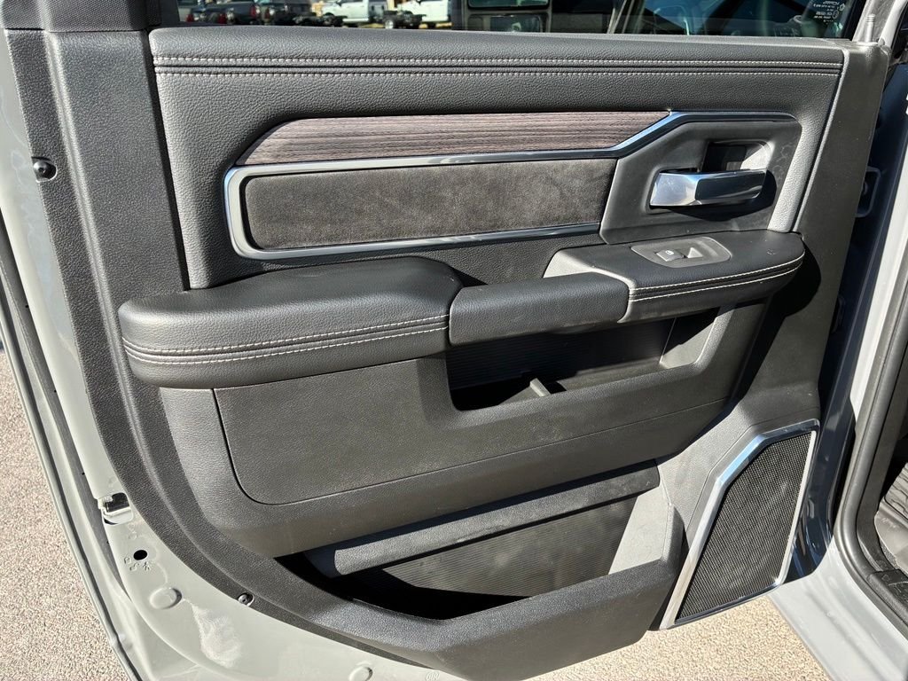 New 2026 Ceramic Gray Clear-Coat Exterior Paint RAM Laramie image 31