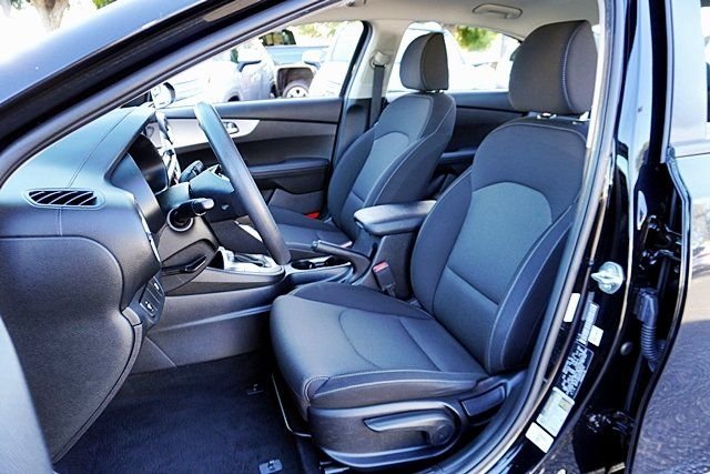 Used 2023 Black Kia LXS image 13